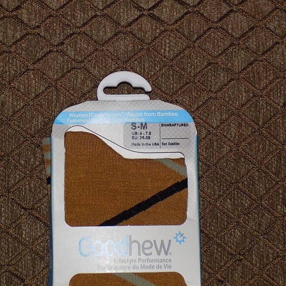 Goodhew / Sockwell Cashmerino Enwraptured over calf socks in Ochre - Picture 7 of 9